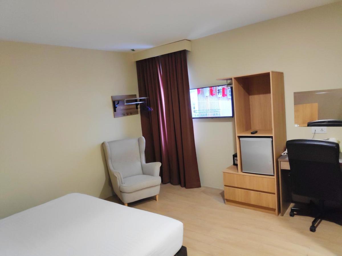 Sh Hotel Kota Damansara Exterior photo